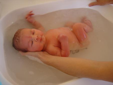 Bébé bain doux